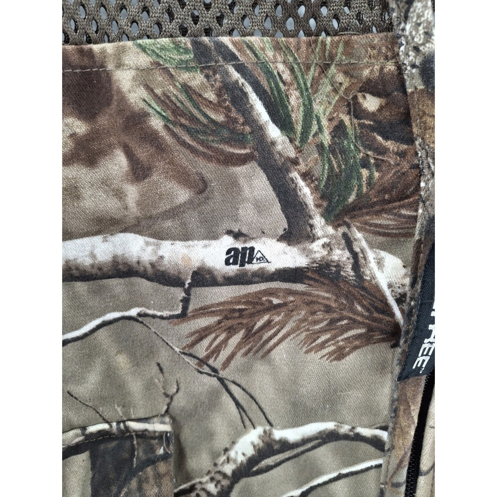 Realtree Men's XL/ 2XL Real Tree Camo Mesh Hunting Vest w/ Utility Pockets - Picture 3 of 14
